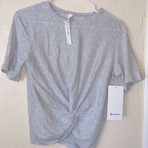 NWT LULULEMON CRESCENT TEE KNOT GREY HEATHERED size 6